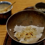 ごだん 宮ざわ - 白味噌仕立ての緒じゃことご飯。これも美味しい。