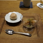 ごだん 宮ざわ - 梨のシャーベットと葡萄。　焼きたての皮を使った最中。