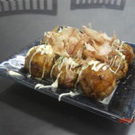 Takoyaki Rin - たこ焼き 8個 醤油味
                      ¥400  お皿に盛り付け