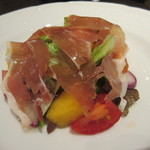 【パルマ産生ハムのサラダ】