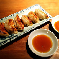 雪梅花 菜根譚 - ジューシー焼餃子
