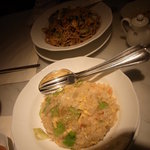 中国料理 翡翠宮 - 飲茶の焼きそばとチャーハン