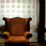 キュイジーヌ[s] ミッシェル・トロワグロ - ウェイテイングルームの椅子