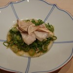 鮨 とかみ - アズキハタ酒蒸し 九条葱をひいて