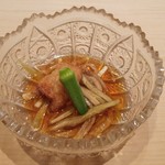 鮨 とかみ - 加賀茄子のそうめん仕立て 穴子の唐揚添え
      