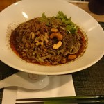 175°DENO　汁なし黒ごま担担麺（すごくシビれる）