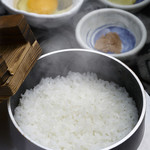 Freshly cooked! pot-cooked rice