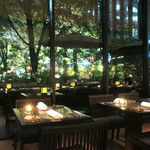 ザ・カフェ by アマン - 窓の向こうにテラス