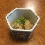 元祖 むらさき - お通し(鶏肉のぽん酢)