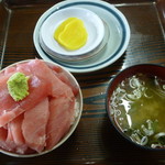 極上メバチマグロ丼の小
          2500円