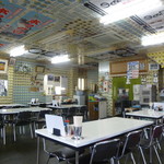 鶴亀屋食堂 - マグロのPOPが圧巻です