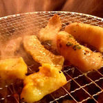 新山口ホルモン　おいで屋 - まるちょう、豚トロ、他。