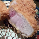 Tonkatsu Misoya - 山形県産平牧三元豚の超厚切りロースかつ　断面