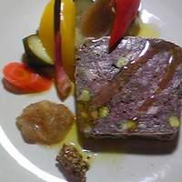 アンブレイス - 熊本馬肉のパテとピクルス