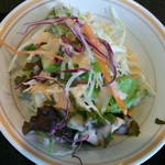 中国レストラン 雪園 - サラダも適量