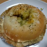 やまのパン屋　しゃっぽ - 焼きチーズカレー(140円)