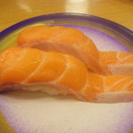 活き魚回転寿司　魚鮮 - トロサーモン