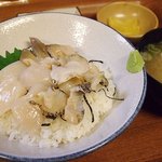 すずかけ - 貝3種丼　950円。新鮮なコリコリした貝でした。