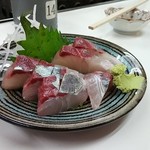 酒房 半田屋 - シマアジのお造り♪