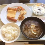 アパホテル - ホテルの朝ごはん。
タイ料理レストランなのだが、基本和洋食。
フォーとデザートだけがタイ料理でした。
ご馳走様です。