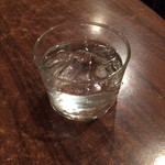 スペインバル プリメロ - お水。グラスが印象的。