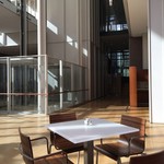 Morgan Dining Room - 明るいカフェ