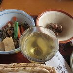 竹風堂 - 山菜煮物・むかごのくるみ和え・アップルワイン