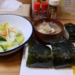 農家のおにぎり - 農家のおにぎりランチ＆豚汁付き(550円)です。