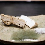 虎白 - 焼き松茸