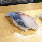 福ちゃん寿し - ある日のランチ握り寿司(¥1,200)より
      〆鯖
      この店の鯖はやはり特別に美味しい！冬になったらまた松前寿司を頼まなくちゃ！