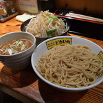 ラーメン　どかいち - つけ麺（特あつ盛、ニンノク、野菜増し、2016年11月3日）
