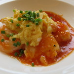 香港1997 - 天然海老のふわとろ卵炒め フレッシュ・トマトのチリ・ソース2