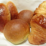 レストラン フォンタナ - いちじくパン・よもぎパン・クロワッサン