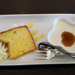 ボンジュール - 2016.11.07（月）ランチのデザート：胡麻のブランマンジェ