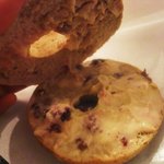 白山ベーグル - クランベリークリームチーズ