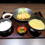 Izakaya Yamanosaru - トンカツ・豚汁御膳（755円）