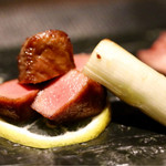 焼肉ホルモンせいご - 黒毛和牛タン元の厚焼き