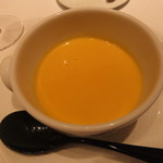 ラール・エ・ラ・マニエール - 娘用のカボチャのポタージュ