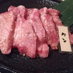 七輪焼肉 肉屋 - 