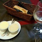Bisutoro Uru - パンとバターとリンゴバター
