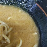 大吉家 - 若干豚骨寄りのマイルドなスープ。