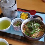 レストランあおさ - 新鮮な鯛がたくさん「鯛茶漬け (900円)」