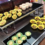 清正公 - 小鉢がたくさん並んでます