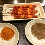 故郷羊肉串店 - マトンの串焼きとスパイス