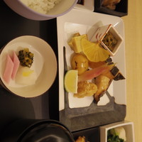 丸の内一丁目 しち十二候 - 