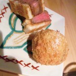 器楽亭 - コロッケの中身はまさかの・・・。