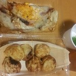 大阪ミナミのたこいち - 持ち帰りのだしたこ焼きとイカ焼き(玉子入)