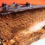 パティスリー アンシャンテ - シットリ濃厚で滑らか、でもフンワリ・エアリー♪