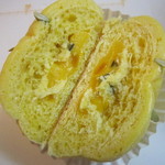 石窯パン工房 アイグラン - 2016/11 かぼちゃの実や皮も入っています