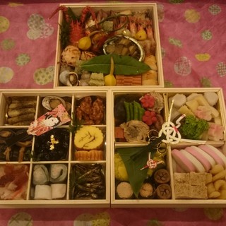 おせち料理のご予約を受け付け中